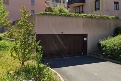 Parking 2 place des aubépines - Champs sur Marne