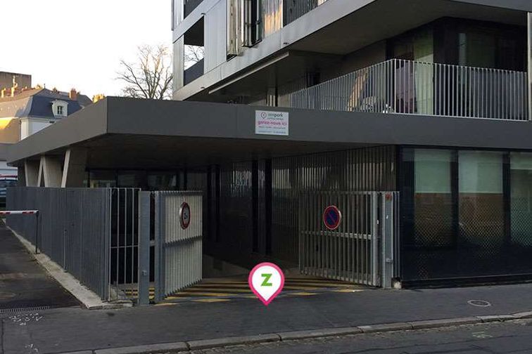 Nantes - Gare de Nantes Nord - Jardin des plantes - Parking réservable en ligne - Nantes