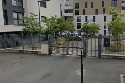 Parking 51 rue des frères lumière - Caen