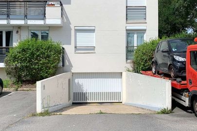 Vignette parking Vaucresson - Hôpital Raymond Poincarré - Cimetierre de Vaucresson