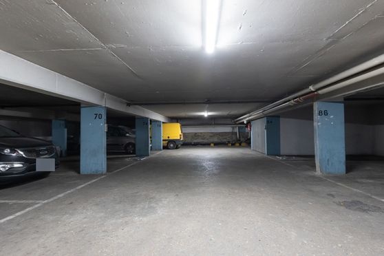 Vignette parking Métro Porte de Saint-Ouen - rue Firmin Gémier - Paris 18