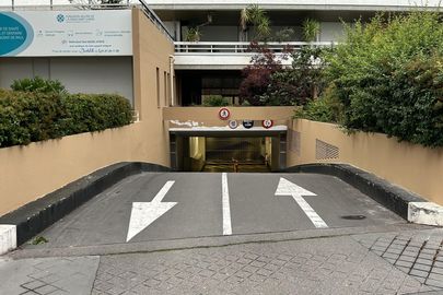 Vignette parking Métro Cambronne - 30 rue Miollis - Paris 15