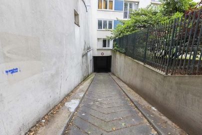 Parking 6 rue des Portes Blanches - place 190