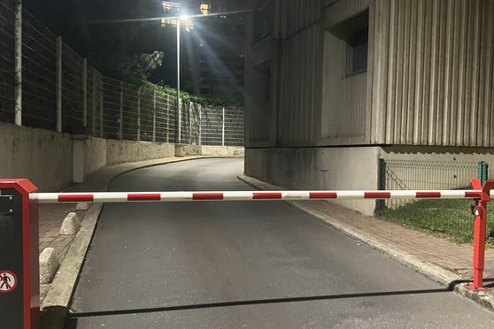 Vignette parking Métro Esplanade de la Défense - rue Arago - Puteaux