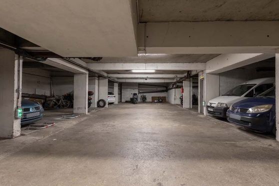 Vignette parking Métro Corentin Cariou - rue Rouvet - Paris