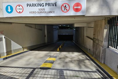 Parking ELSAN Prévention - quai de Jemmapes - Paris 10