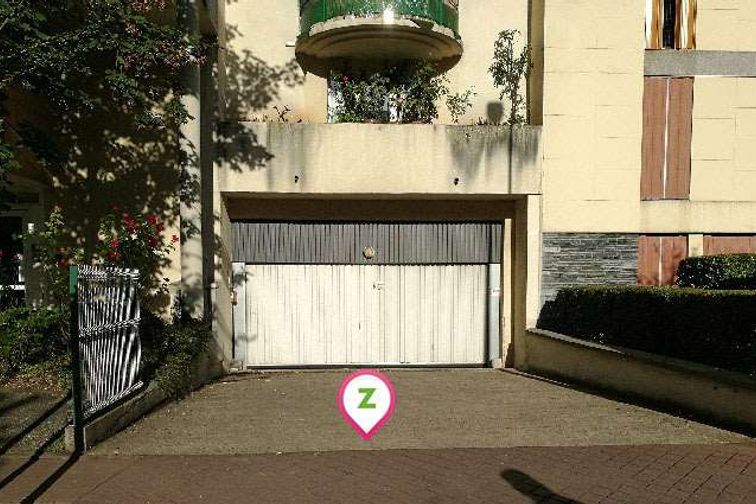 Montrouge - Cimetière de Bagneux - Maurice Arnoux - Parking réservable en ligne - Montrouge