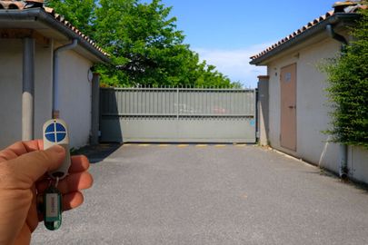 Parking Gare de Saint-Martin-du-Touch - place Raymond Grimaud - Toulouse