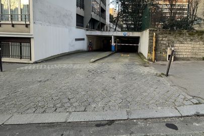 Parking Square des Saint-Simoniens - 109 rue Pelleport - Paris 20