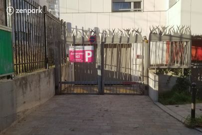 Parking Porte de La Chapelle - Lycée Henri Poincaré - Paris