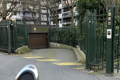 Parking Métro Bir-Hakeim - 26 rue de la Fédération - Paris 15