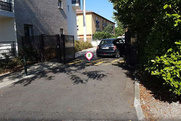 Toulouse - Bonnefoy - Lapujade - Parking réservable en ligne - Toulouse