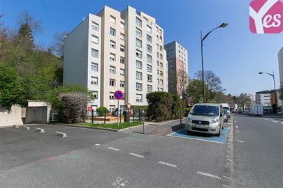 Parking Coteau Rive Droite - Sèvres