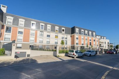 Parking Lycée polyvalent Nicolas-Joseph Cugnot - chemin Tortu - Neuilly Plaisance