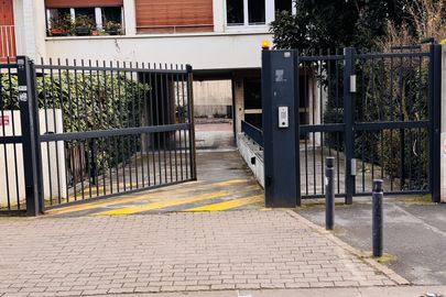 Parking Ecoles Cinéma Club - rue Valette - Montreuil