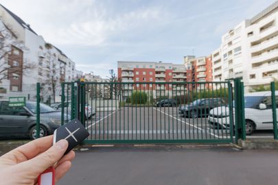 Parking Square Saint-Exupéry - 37 avenue Georges Pompidou