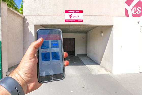 Vignette parking Métro Sans Souci - Lyon 8