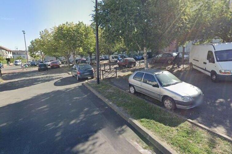 Antony - Les Baconnets - Collège Anne Frank - Parking réservable en ligne - Antony