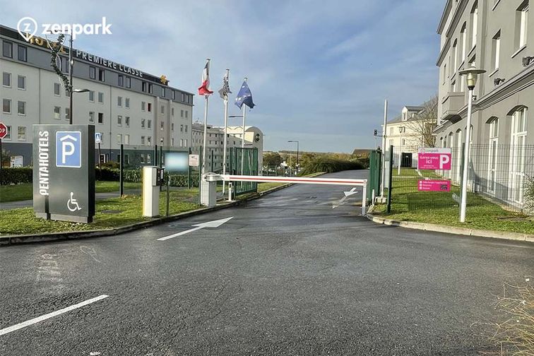 Paris - Aéroport Roissy CDG - Pentahotel - Parking réservable en ligne - Roissy-en-France