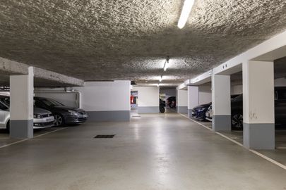 Parking 3 place Charles Pasqua - Le Plessis Robinson